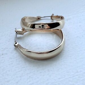 Elegant Imitation Gold Hoop Earrings with Clasps